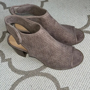 Seychelles open back 3” block heel Velcro strap sandal, size 7.5